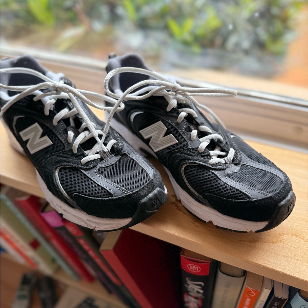 New Balance Women’s Sneakers Size 9